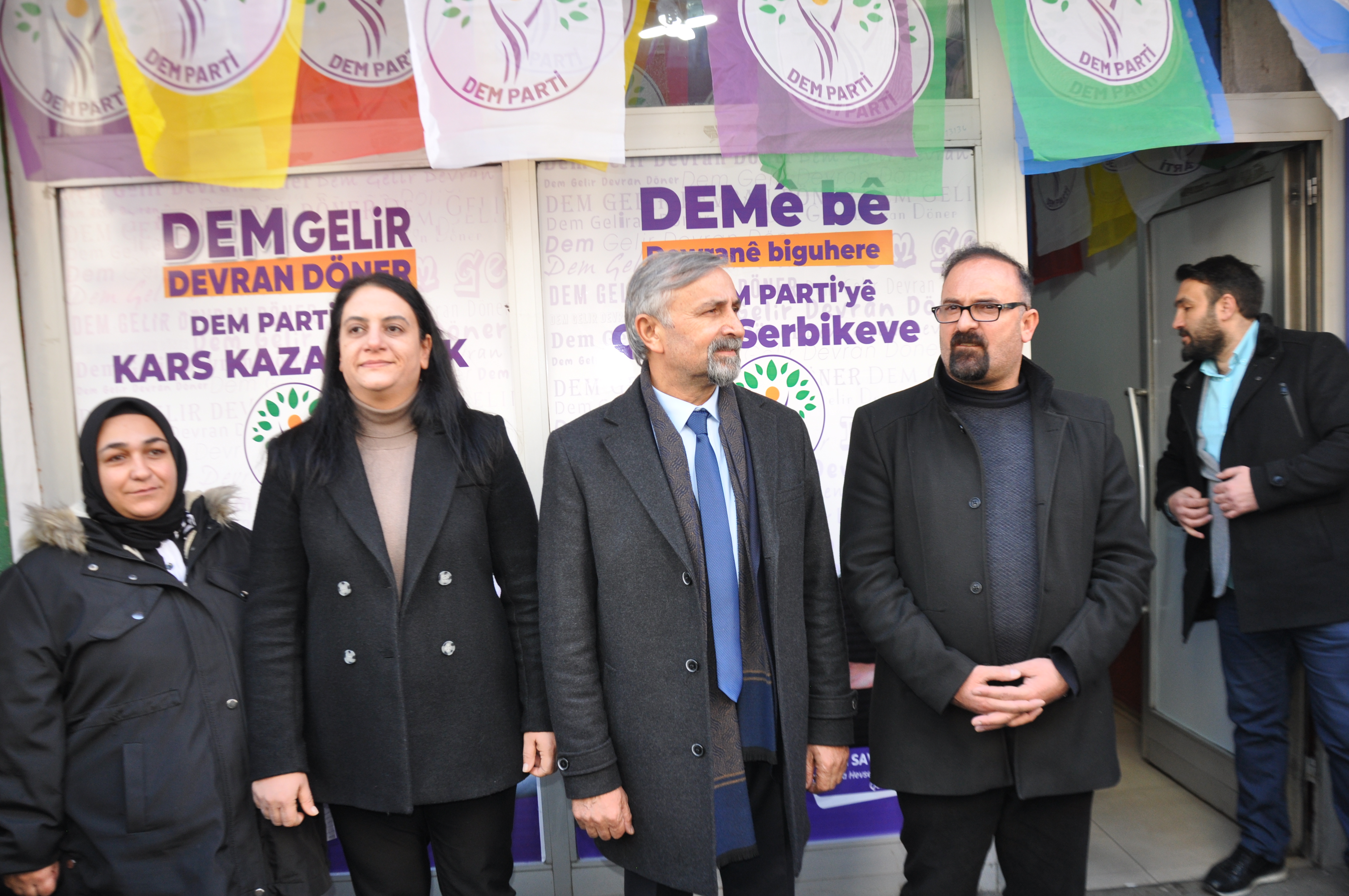 dem-parti-adayi-karahanci-kars-halkina-soz-verdi-5.jpg