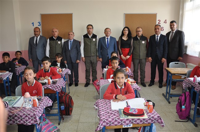buzagi-olumlerine-anne-sutu-cozumu-ilk-olarak-karsta-dagitildi-6.jpg