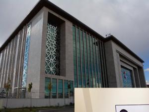 Kars'ta Polisten Kaçan Şahısta Üç Kaleşnikof Silah Çıktı