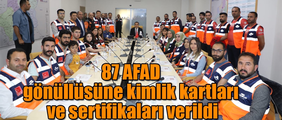 Kars'ta 87 AFAD gönüllüsüne kimlik kartları ve sertifikaları verildi