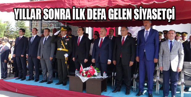 Yıllar Sonra Gelen Siyasetçi kim.?