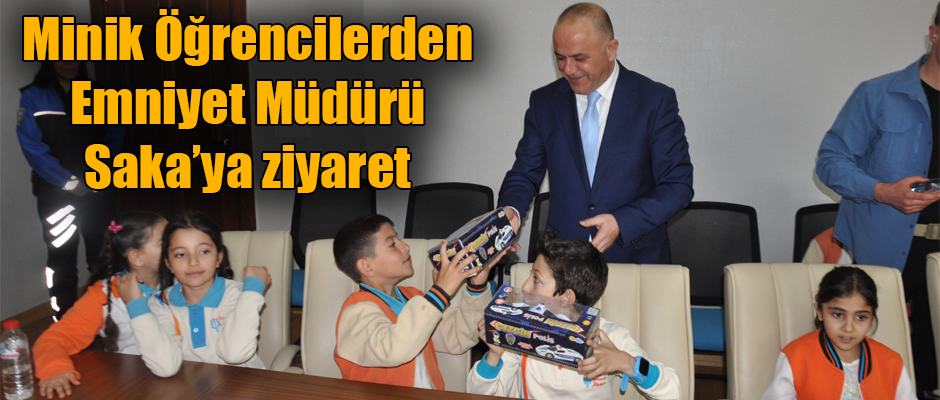 Minik Öğrencilerden Kars İl Emniyet Müdürü Mehmet Ömür Saka'ya Ziyaret